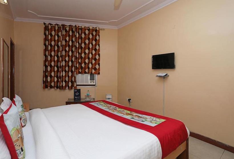 Oyo 10282 Hotel Rishi 4