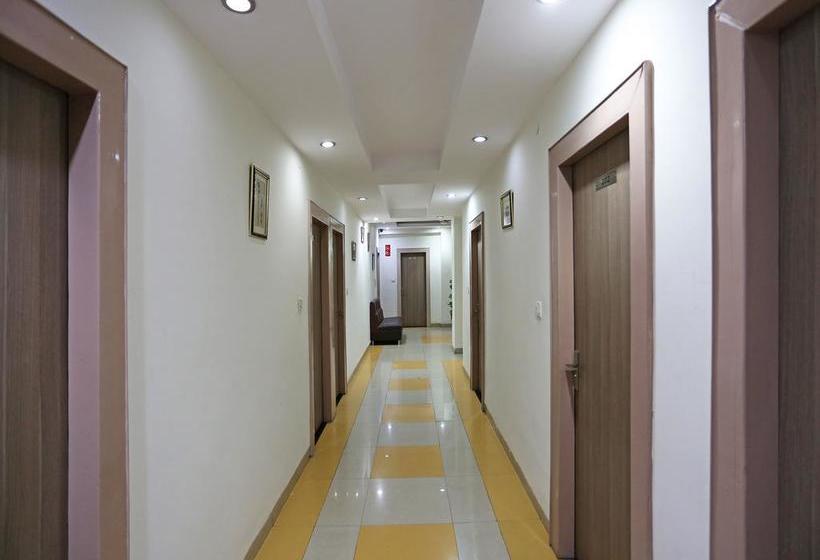Oyo 3075 Hotel Rk Residency 5