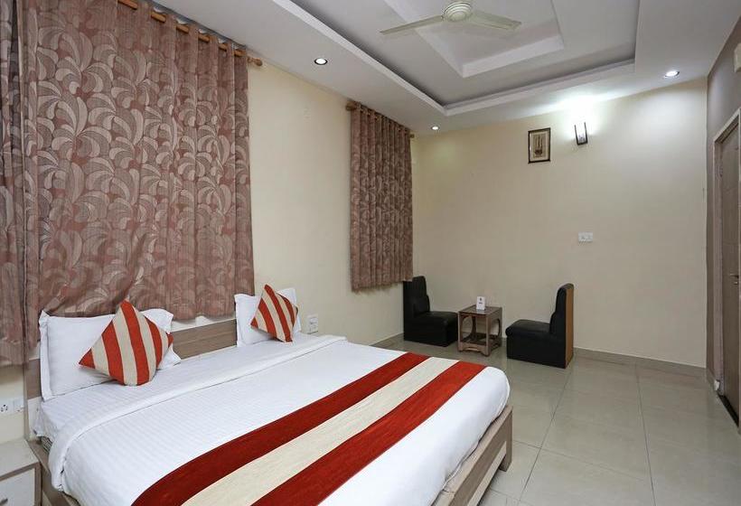 Oyo 3075 Hotel Rk Residency 9