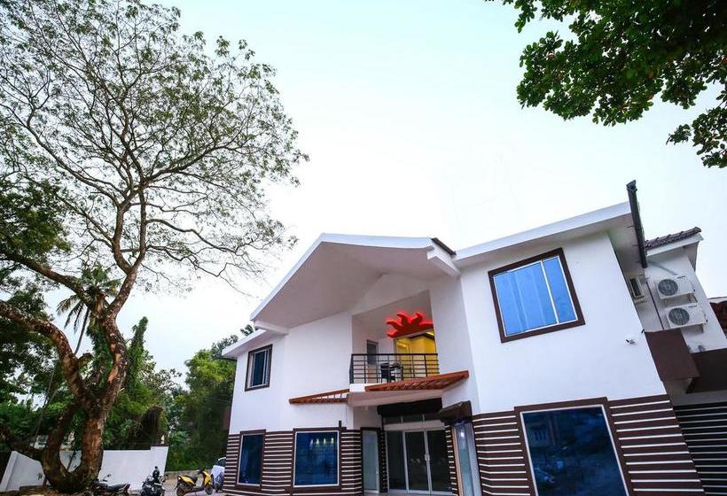 Hotel Oyo 10152 Rail View Residency