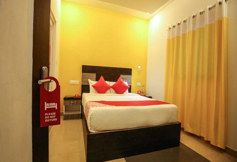 Hotel Oyo 10152 Rail View Residency 16