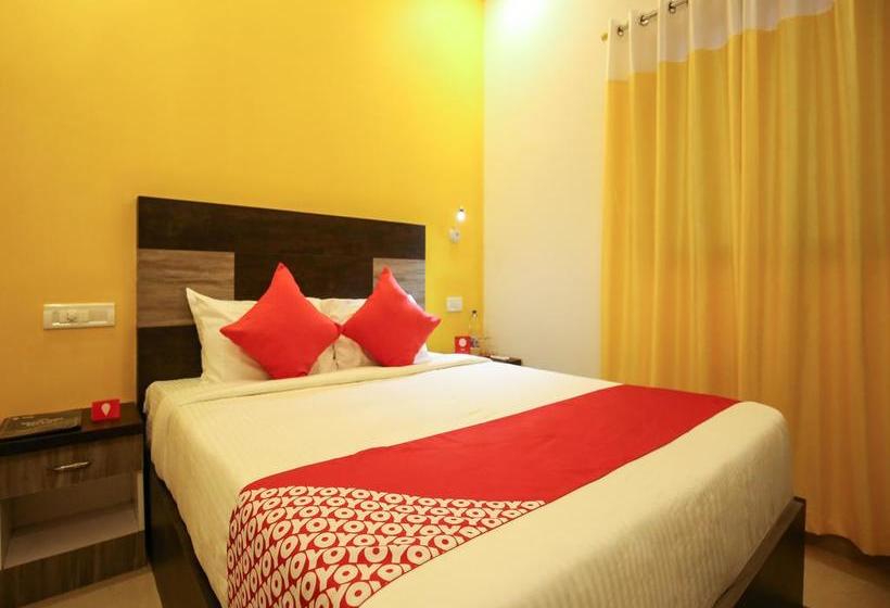 Hotel Oyo 10152 Rail View Residency 17