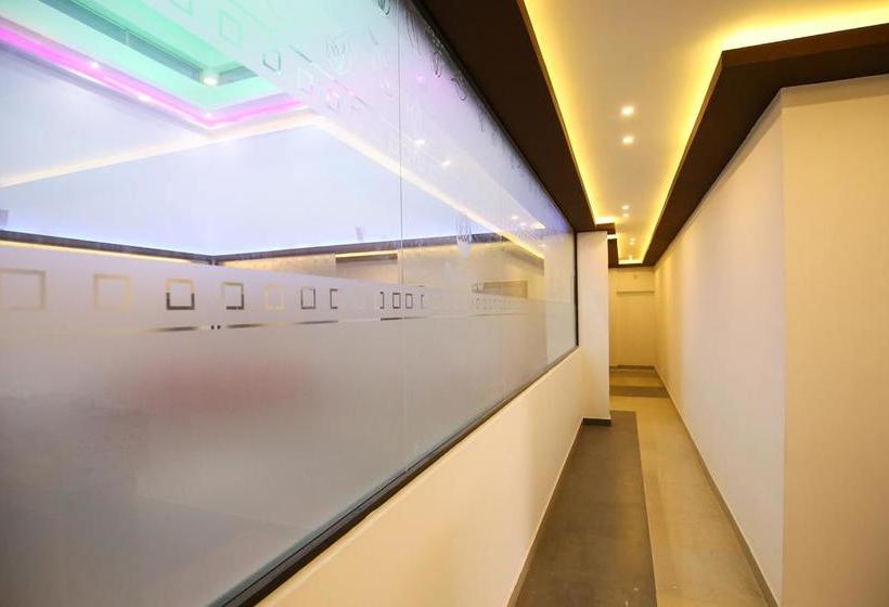 Hotel Oyo 10152 Rail View Residency 9