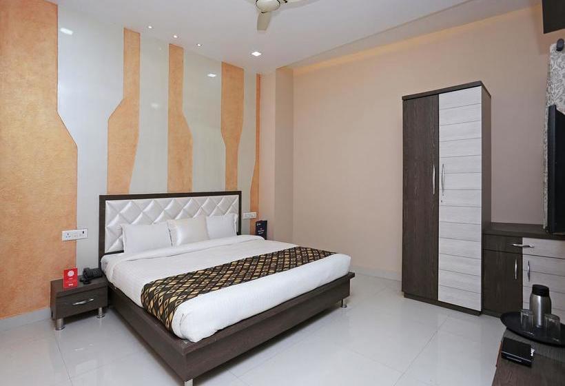 Oyo 10360 Hotel Grand Manoranjan 10