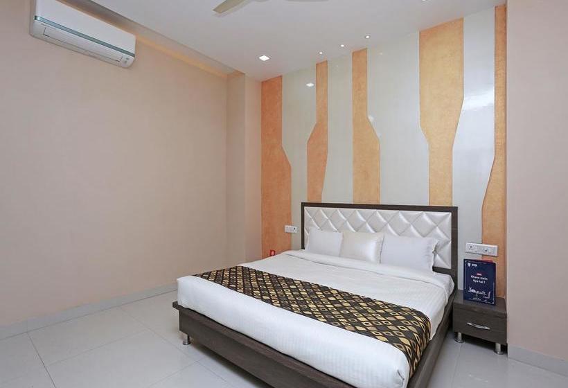 Oyo 10360 Hotel Grand Manoranjan 11