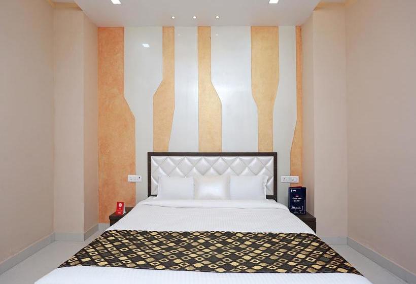 Oyo 10360 Hotel Grand Manoranjan 12