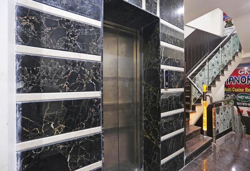 Oyo 10360 Hotel Grand Manoranjan 17