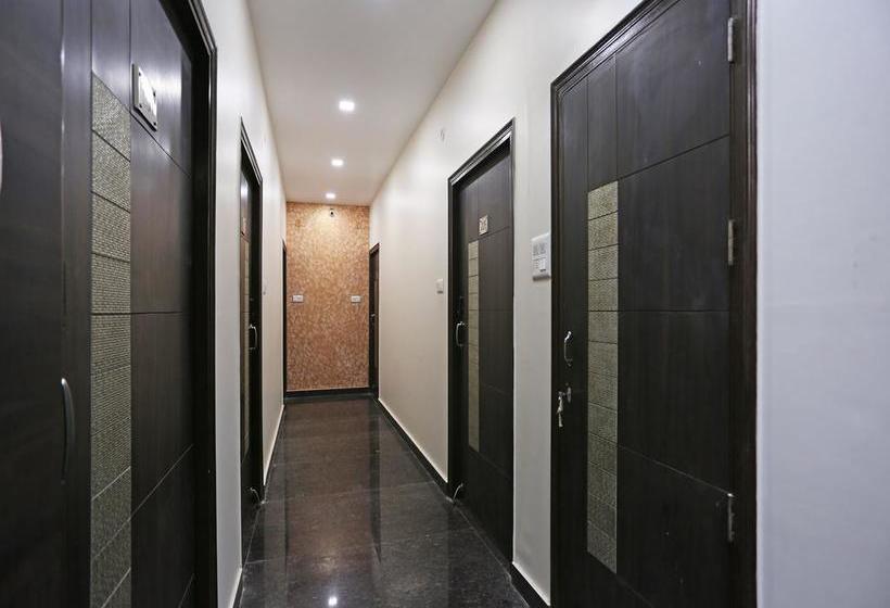 Oyo 10360 Hotel Grand Manoranjan 19