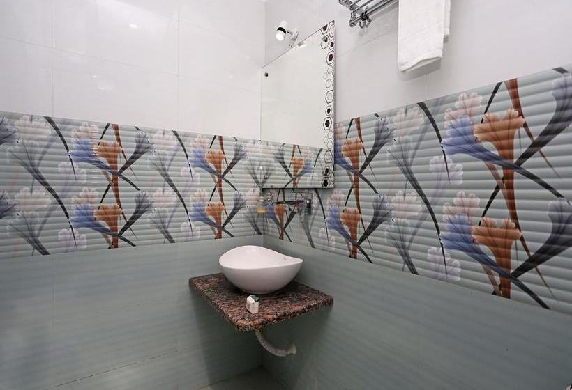 Oyo 10360 Hotel Grand Manoranjan 2