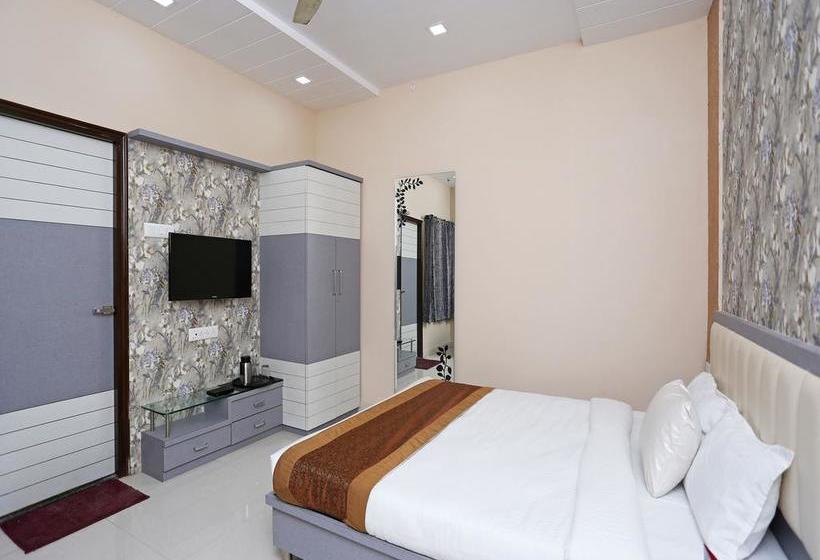 Oyo 10360 Hotel Grand Manoranjan 20