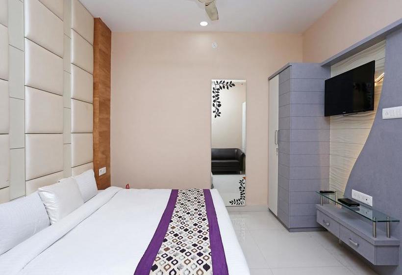 Oyo 10360 Hotel Grand Manoranjan 4