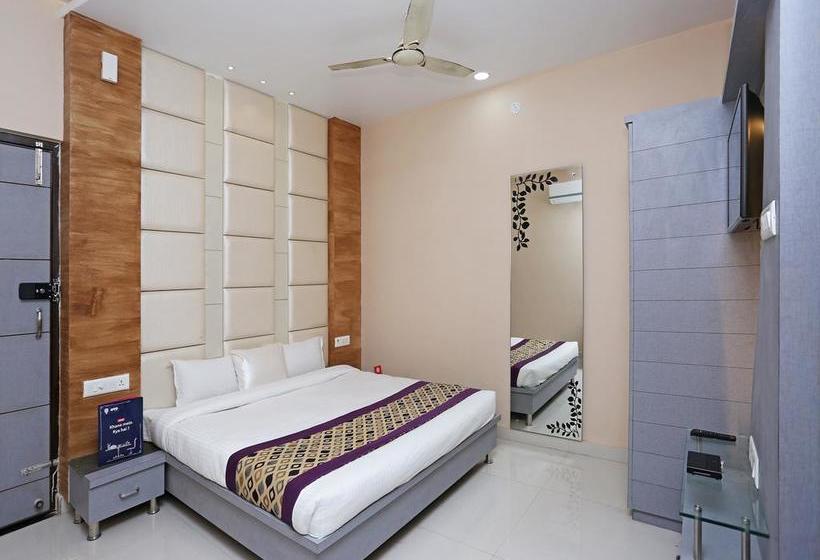 Oyo 10360 Hotel Grand Manoranjan 5