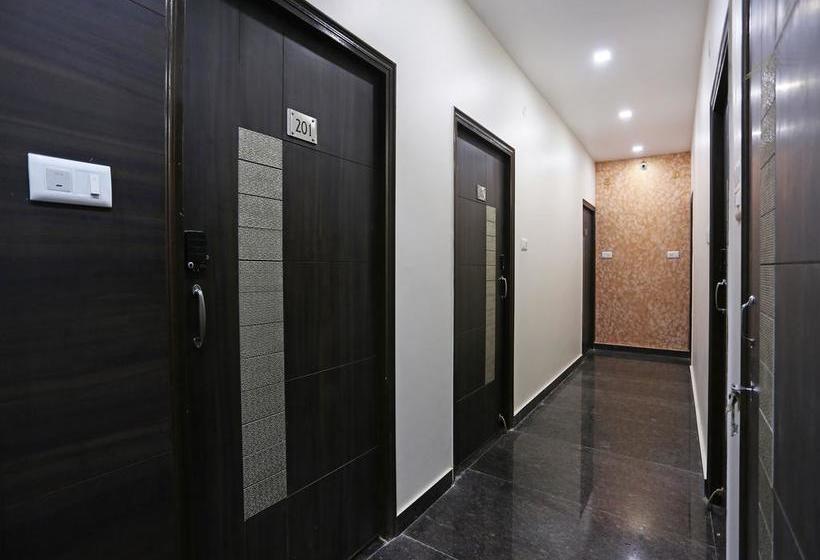 Oyo 10360 Hotel Grand Manoranjan 6