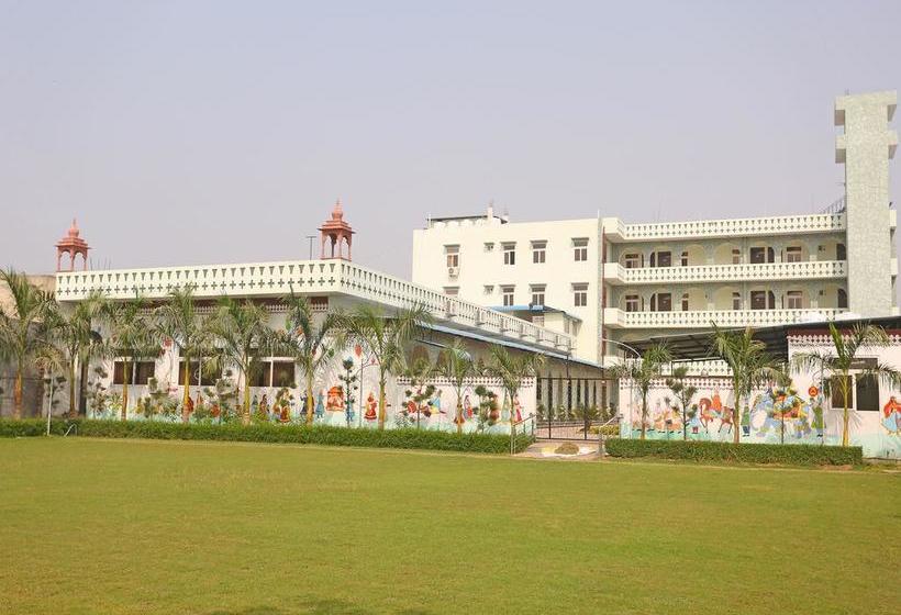 Oyo 10104 Radhika Resort 1