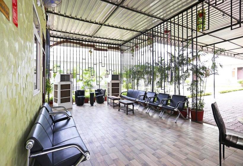 Oyo 10104 Radhika Resort 13