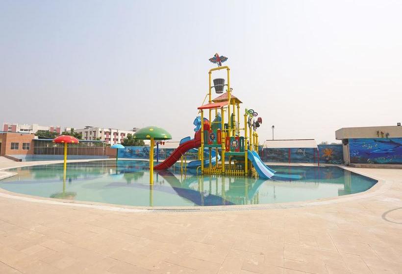 Oyo 10104 Radhika Resort 8