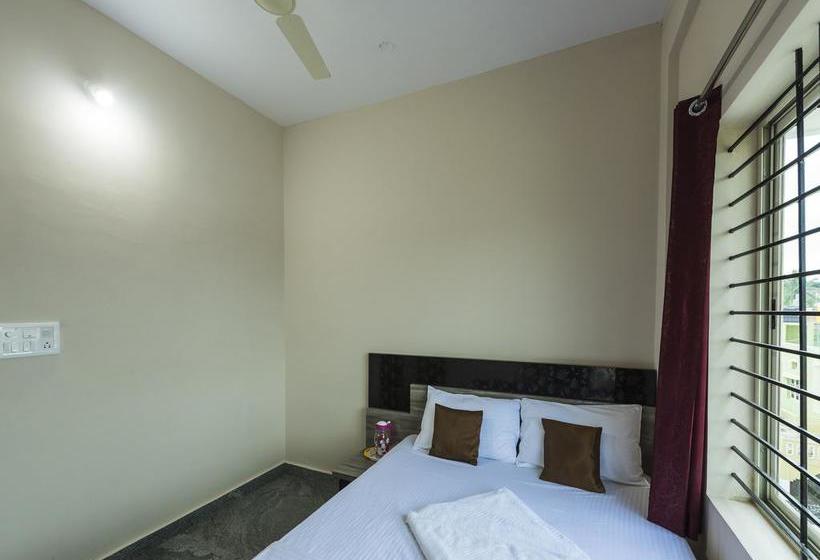 Oyo 9544 Hotel Crown Residency 10
