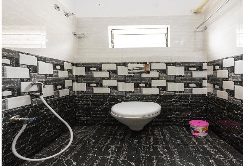 Oyo 9544 Hotel Crown Residency 11