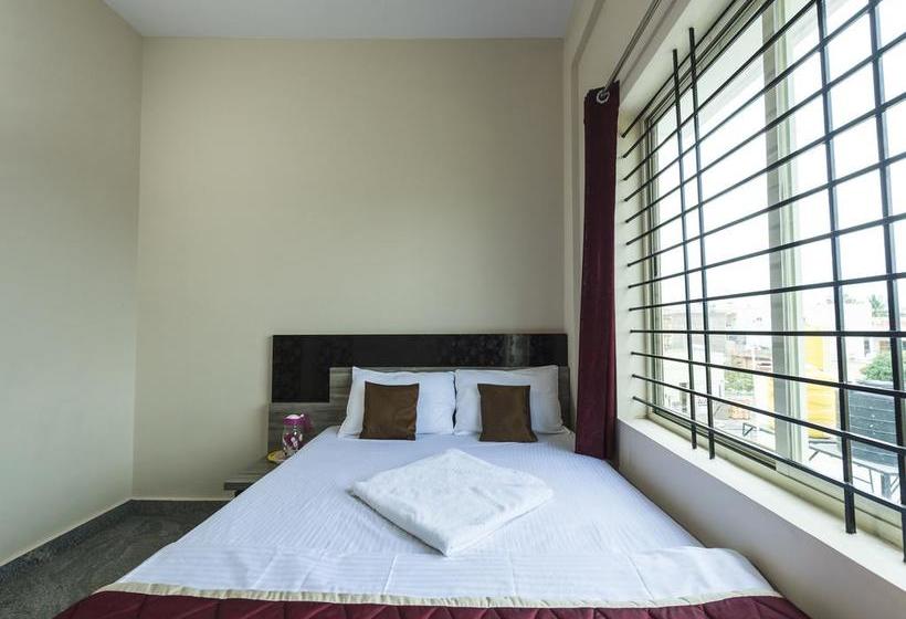 Oyo 9544 Hotel Crown Residency 12