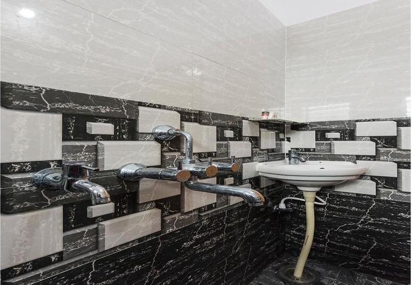 Oyo 9544 Hotel Crown Residency 13