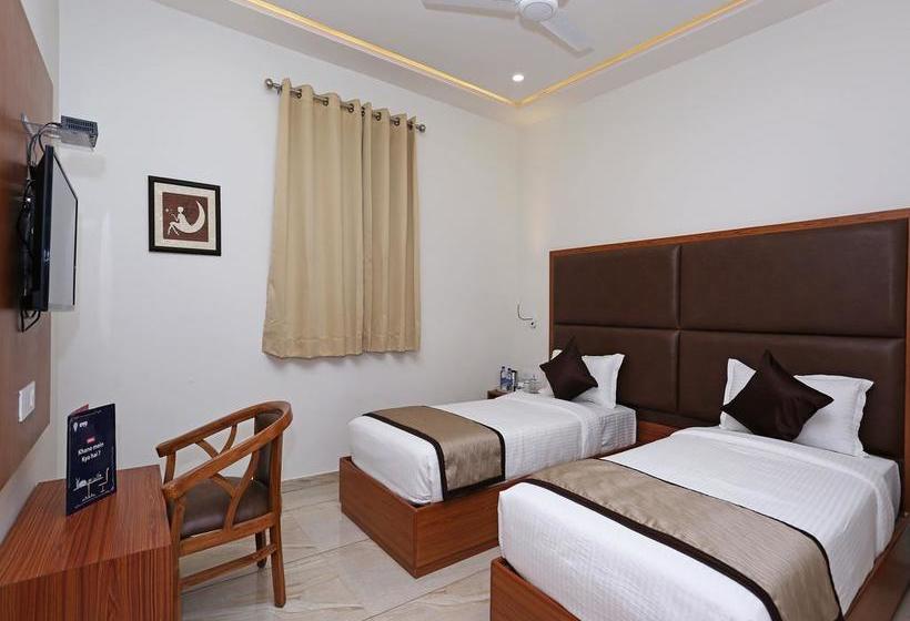 Oyo 10148 Hotel Paras Royal 17