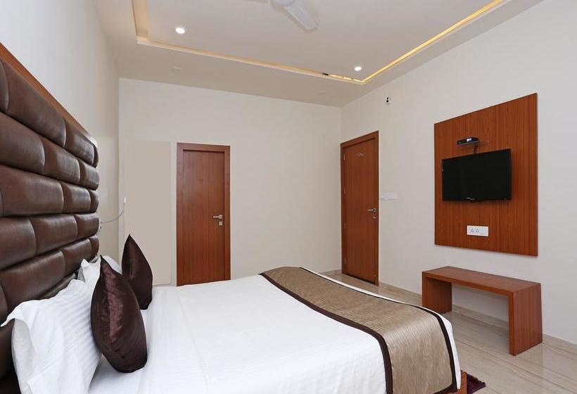 Oyo 10148 Hotel Paras Royal 3