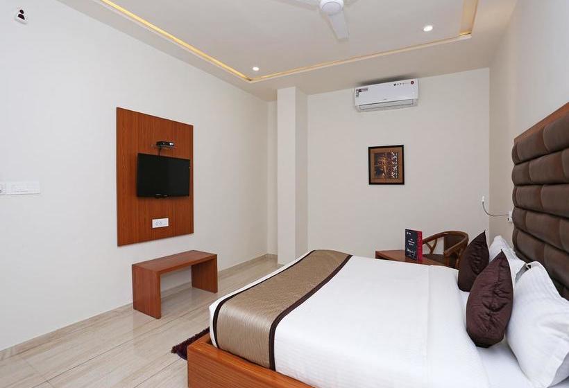 Oyo 10148 Hotel Paras Royal 4