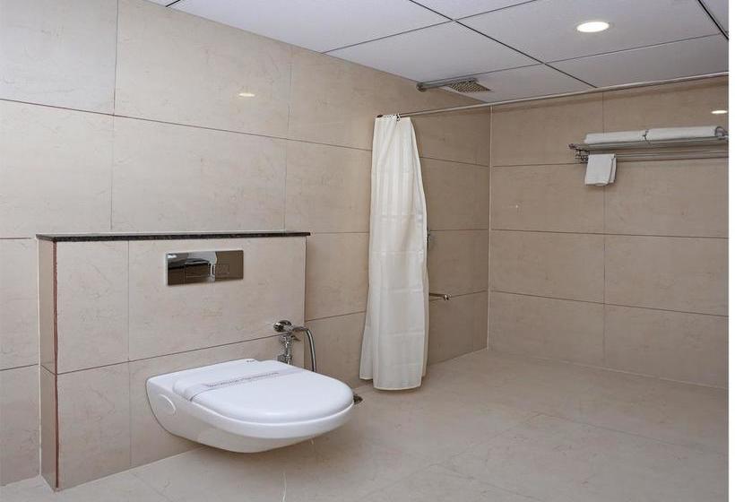 Oyo 10148 Hotel Paras Royal 5