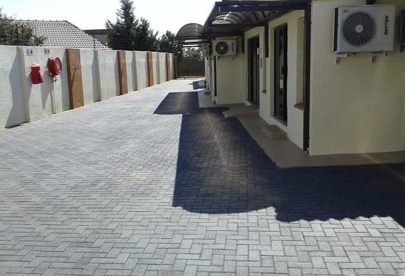 Bed and Breakfast Tony S Guest House Noroeste