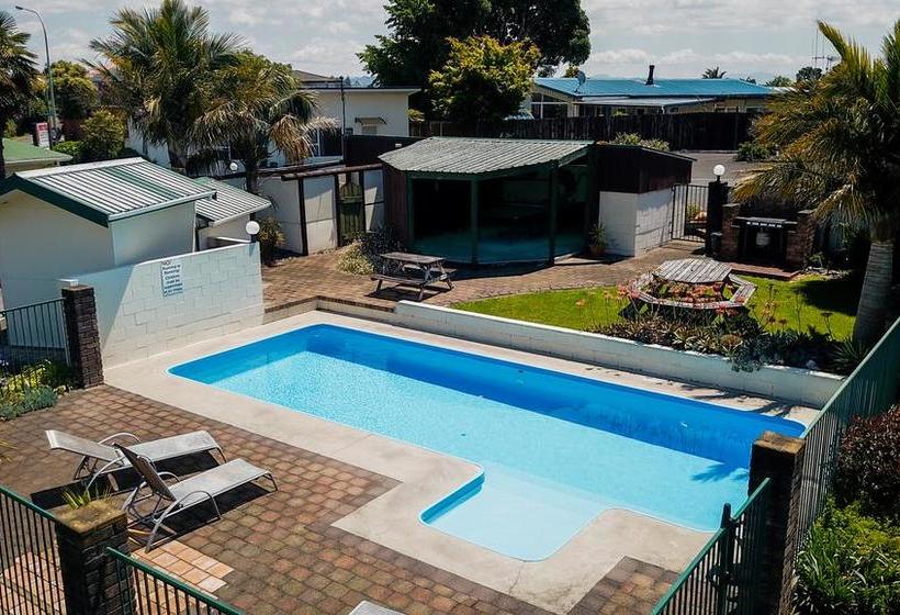 Cottage Park Thermal Motel 2