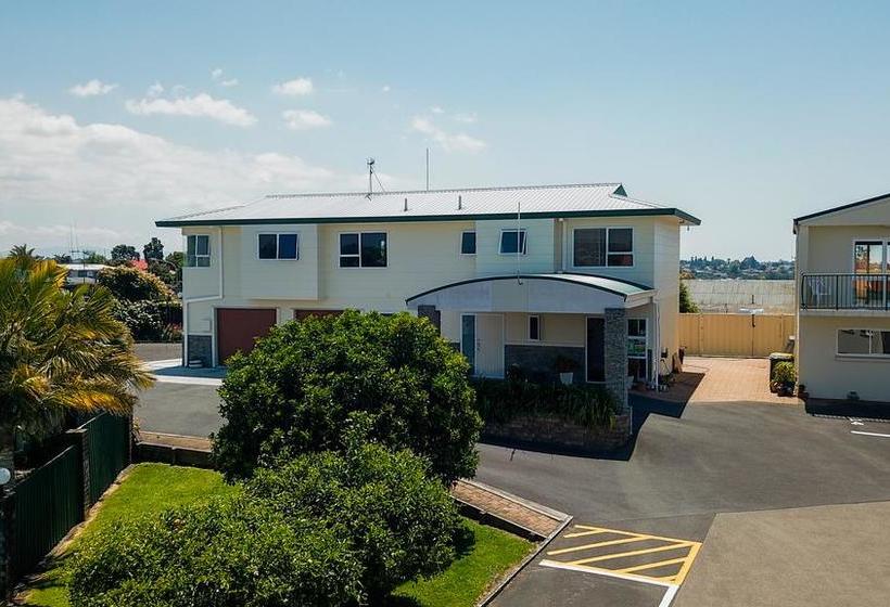 Cottage Park Thermal Motel 6