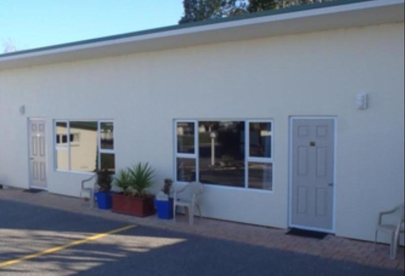 Cottage Park Thermal Motel 9