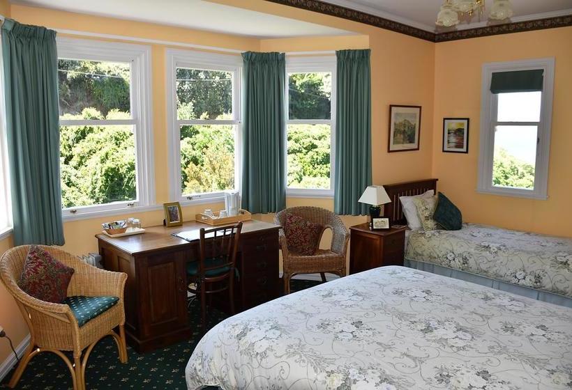 Bed and Breakfast Devenport Estate 16