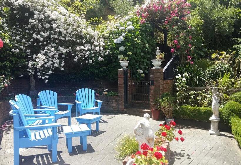 Bed and Breakfast Devenport Estate 4