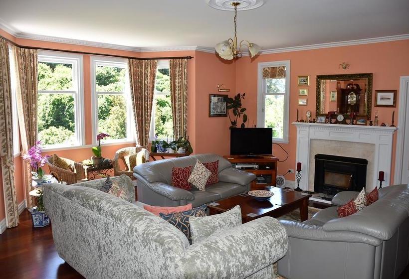 Bed and Breakfast Devenport Estate 6