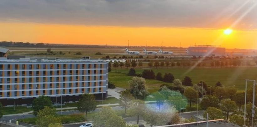 7 Days Premium Hotel Leipzig Airport 1