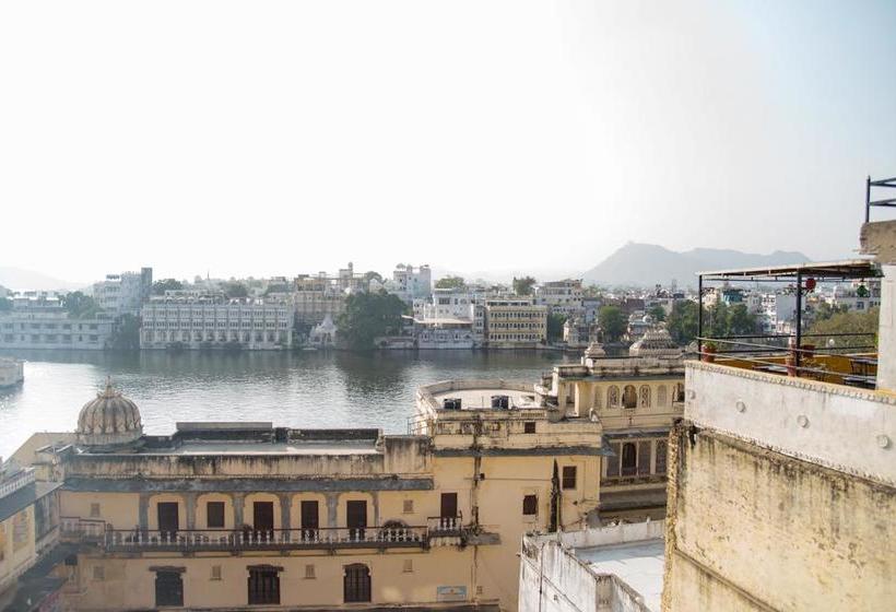 Hotel Oyo Home Heritage Near Gangaur Ghat 17