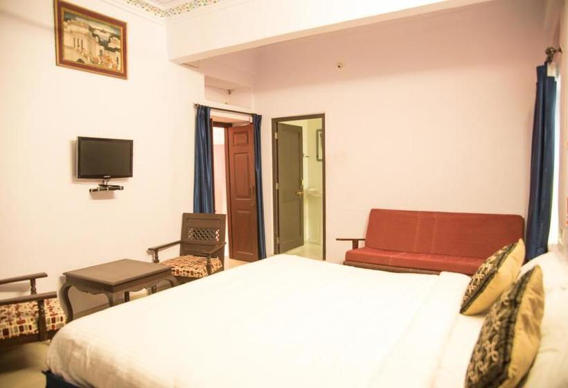 Hotel Oyo Home Heritage Near Gangaur Ghat 9