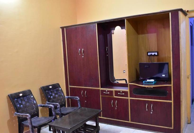 Hotel Rtc Guest House 13