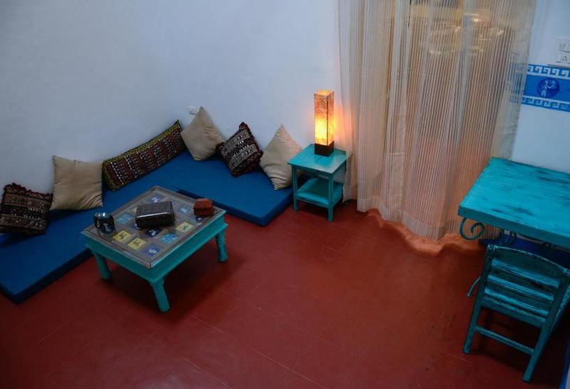 Woke Hostel Arpora 13