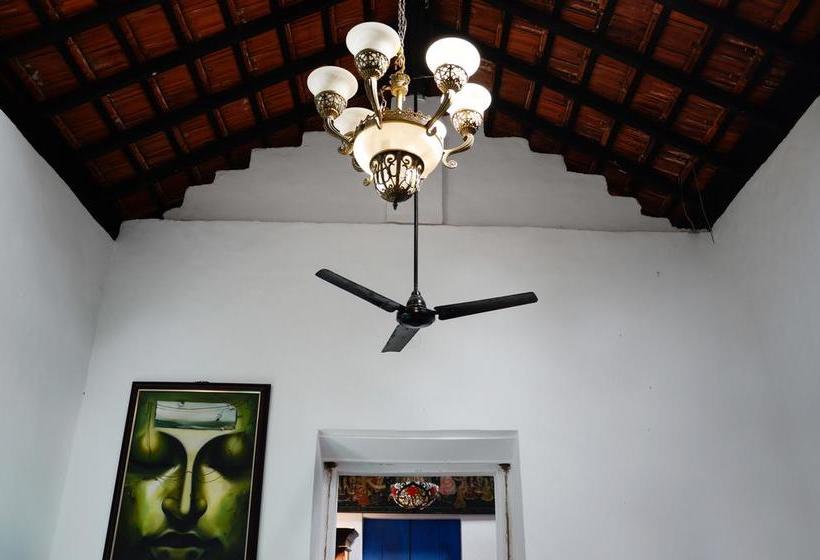 Woke Hostel Arpora 15