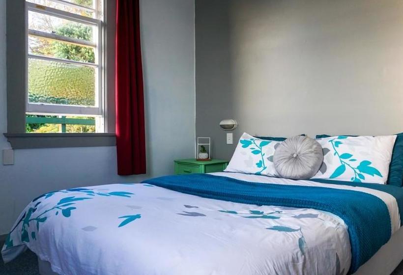 South Of The Barber Hostel 10