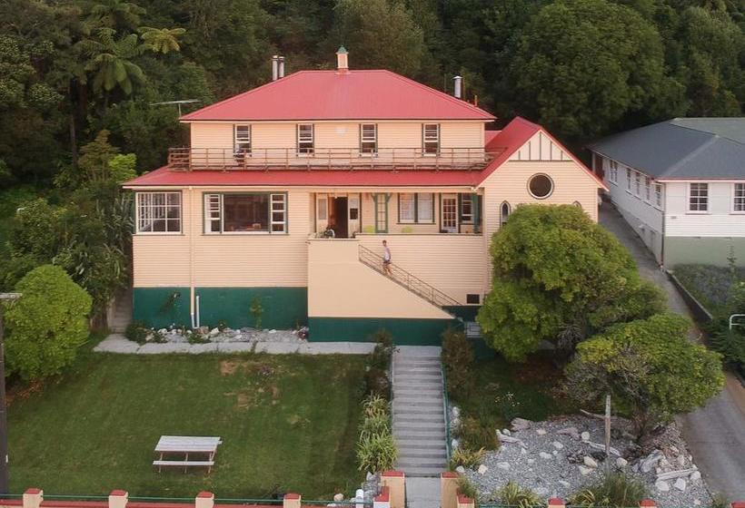 South Of The Barber Hostel 20