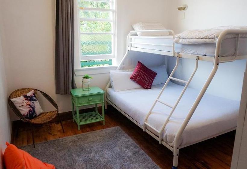 South Of The Barber Hostel 8