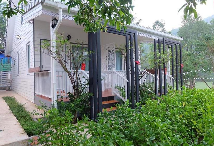 The White Village Ranong Resort 11