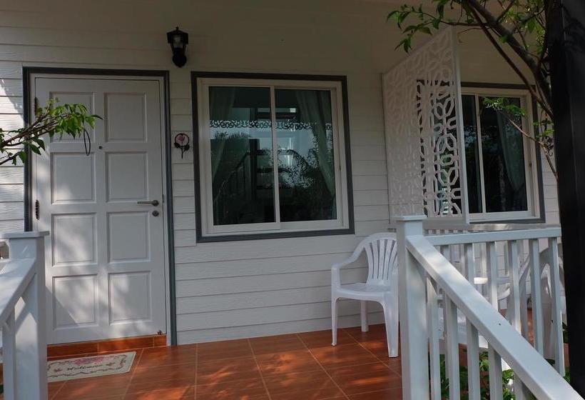 The White Village Ranong Resort 14