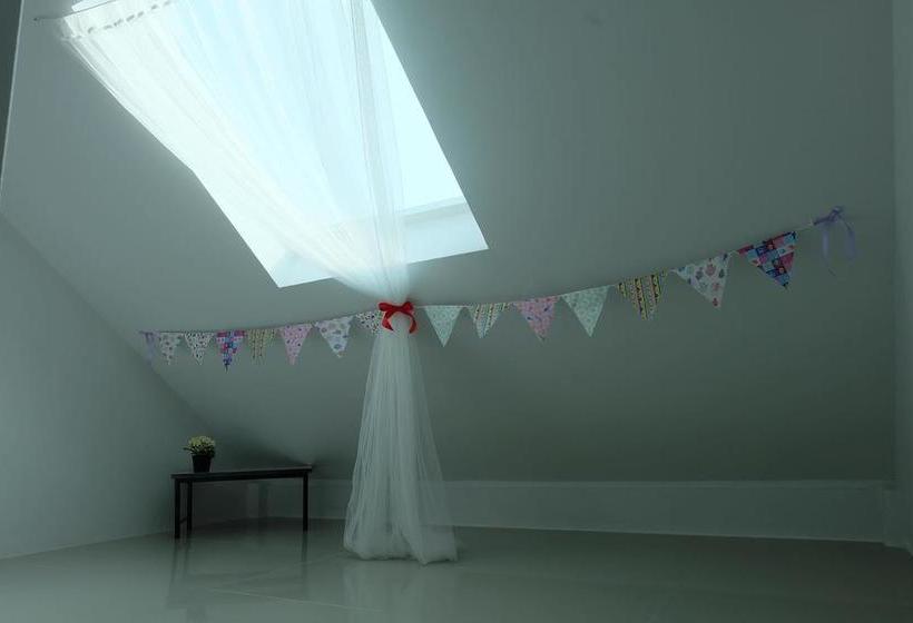 The White Village Ranong Resort 16