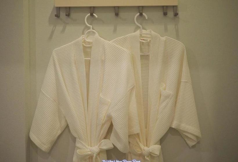 The White Village Ranong Resort 7