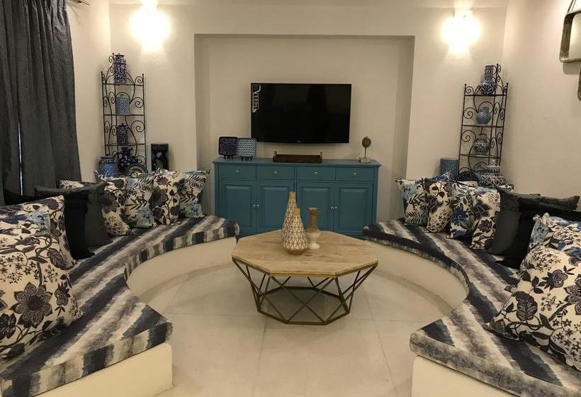 Hotel Pramod House Of Classics 2