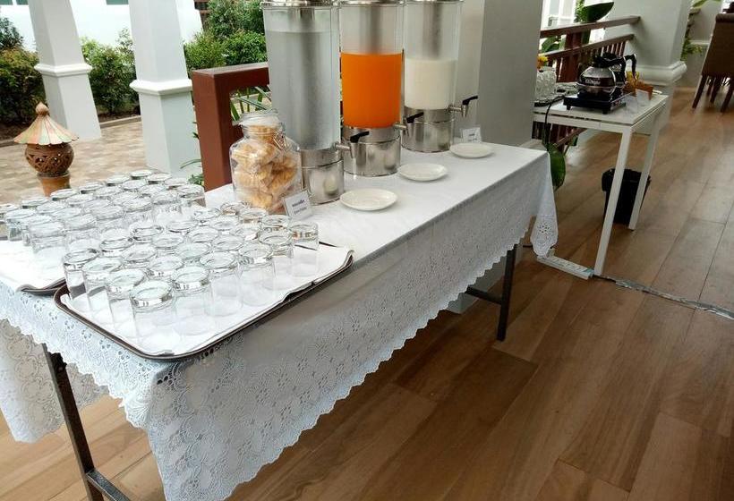 Hotel Sukkhamas Pirom 8